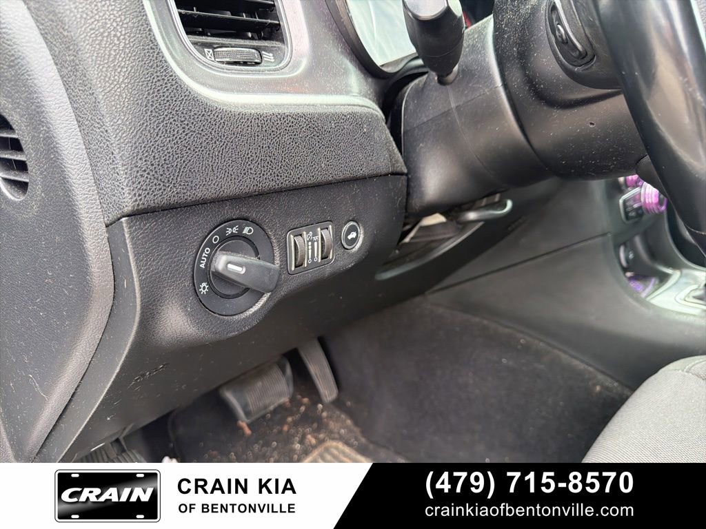 Used 2019 Dodge Charger SXT RWD image 16