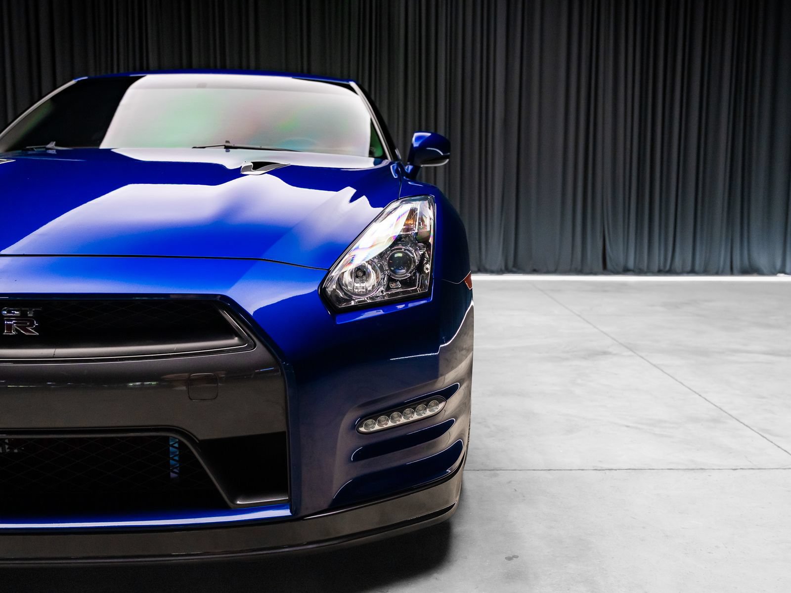 Used 2013 Nissan GT-R Black Edition AWD/4WD image 18