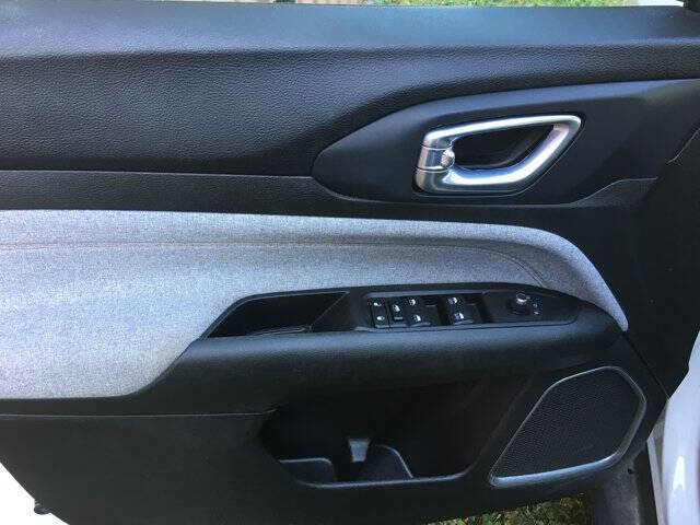 Used 2022 Jeep Compass Latitude image 9