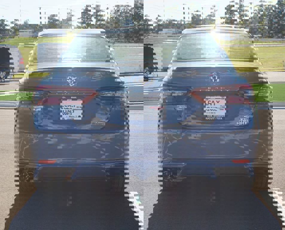 Used 2024 Toyota Camry XSE image 3