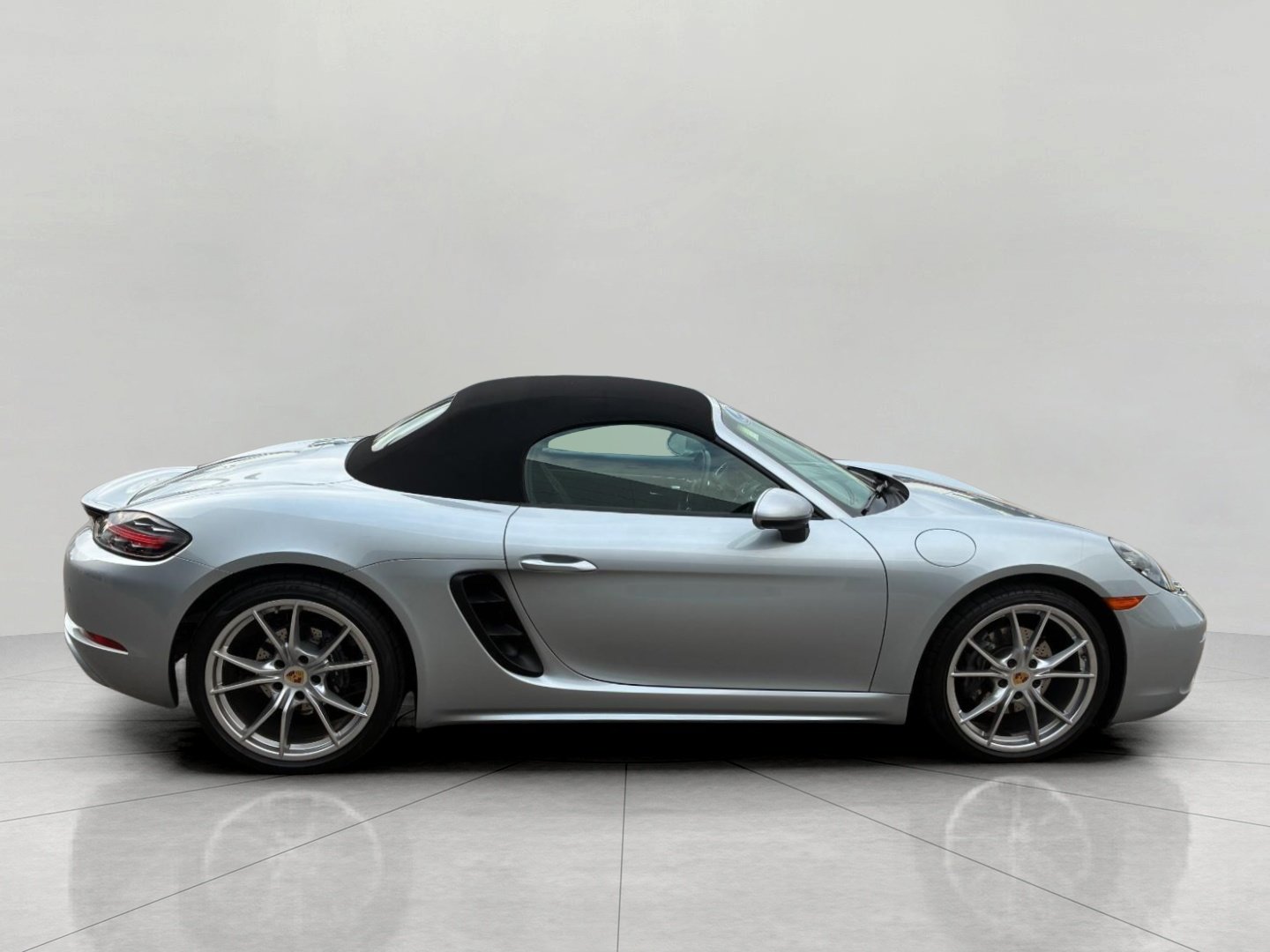 Used 2022 Porsche 718 Boxster RWD image 7