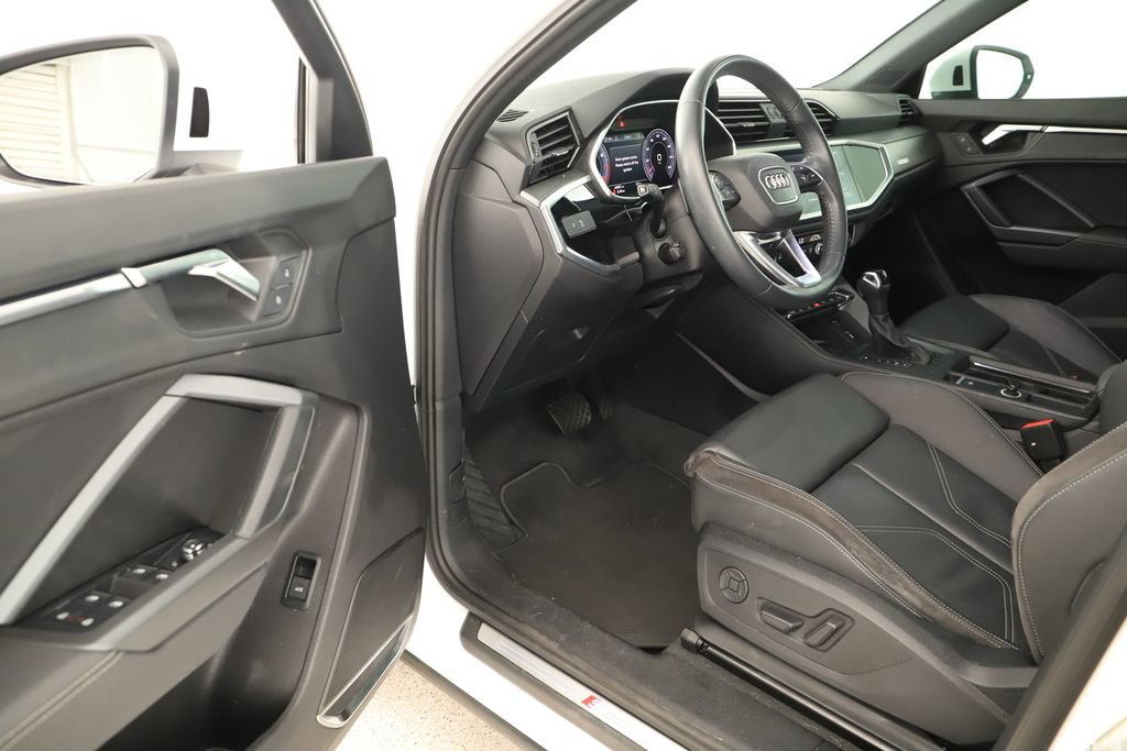 Used 2019 Audi Q3 2.0T Prestige AWD/4WD image 27