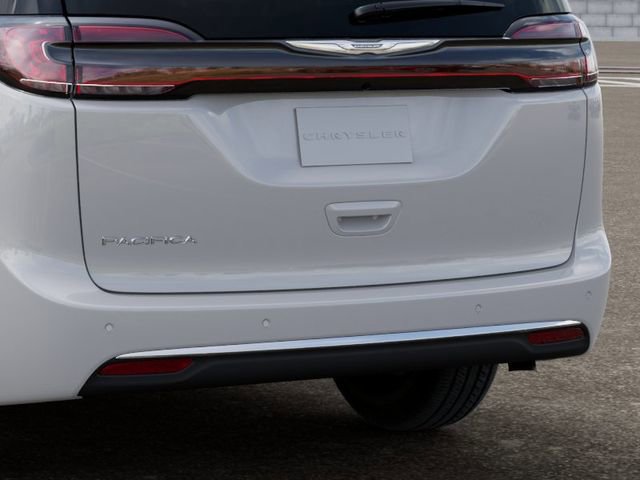 New 2026 Chrysler Pacifica Select FWD image 13