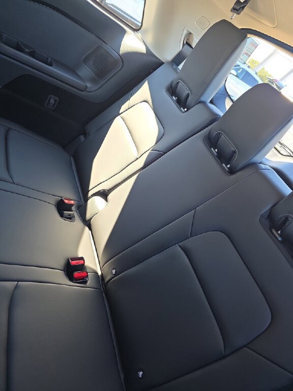 New 2025 Nissan Pathfinder Platinum image 3