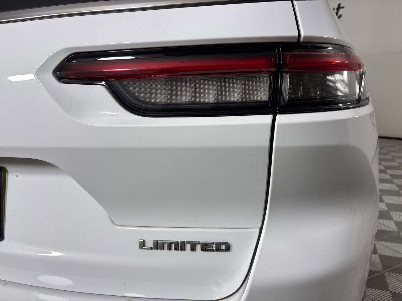 Used 2022 Jeep Grand Cherokee L Limited image 38