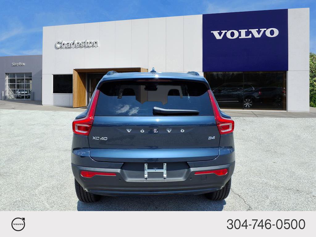 New 2026 Volvo XC40 B4 Core w/ Climate Package FWD image 4