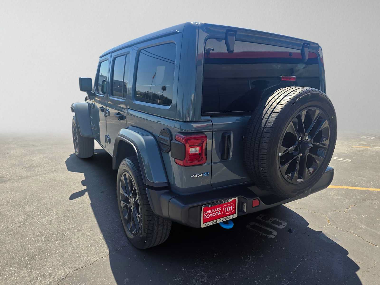 Used 2024 Jeep Wrangler Unlimited Sahara AWD/4WD image 5