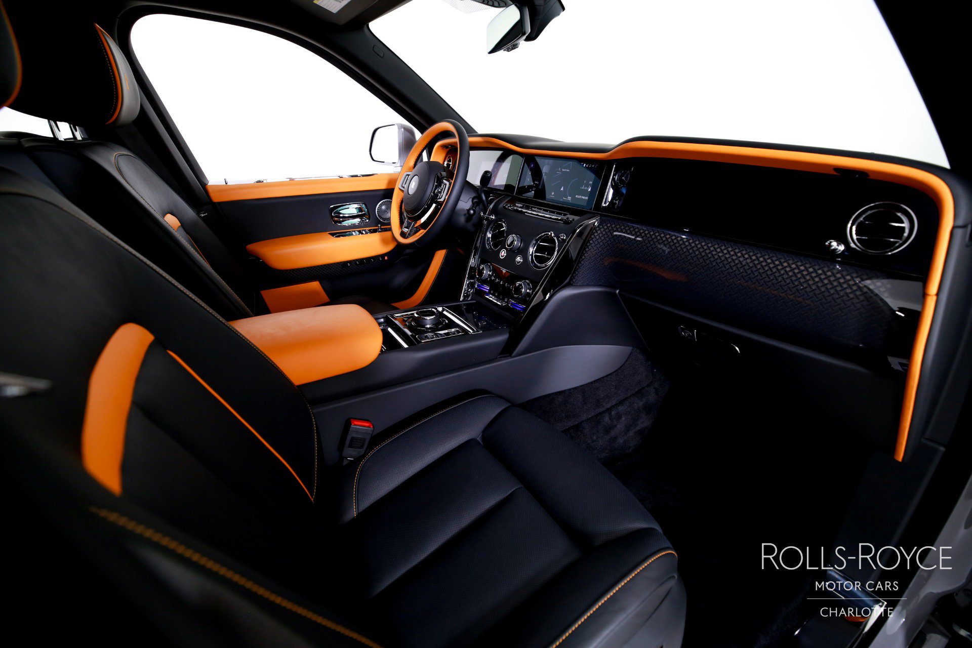 Used 2026 Rolls-Royce Cullinan Black Badge image 36