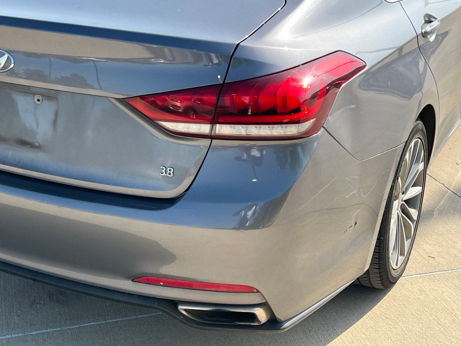 Used 2016 Hyundai Genesis 3.8 RWD image 14