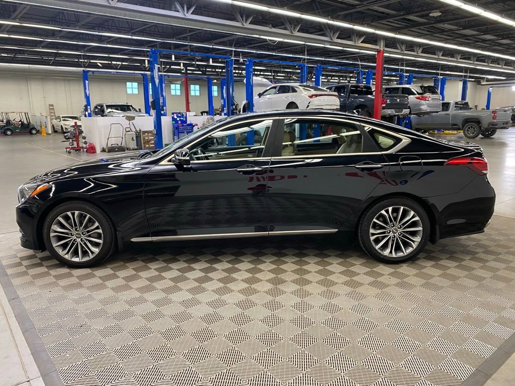 Used 2016 Hyundai Genesis 3.8 image 5