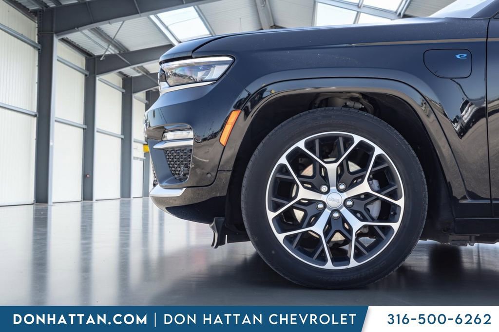 Used 2022 Jeep Grand Cherokee Summit AWD/4WD image 36