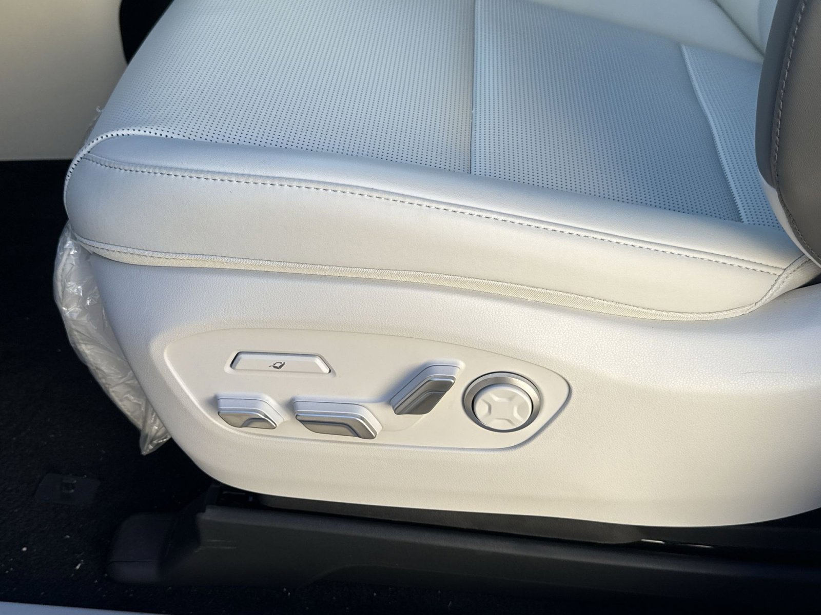 New 2026 Hyundai Ioniq 9 Limited image 14