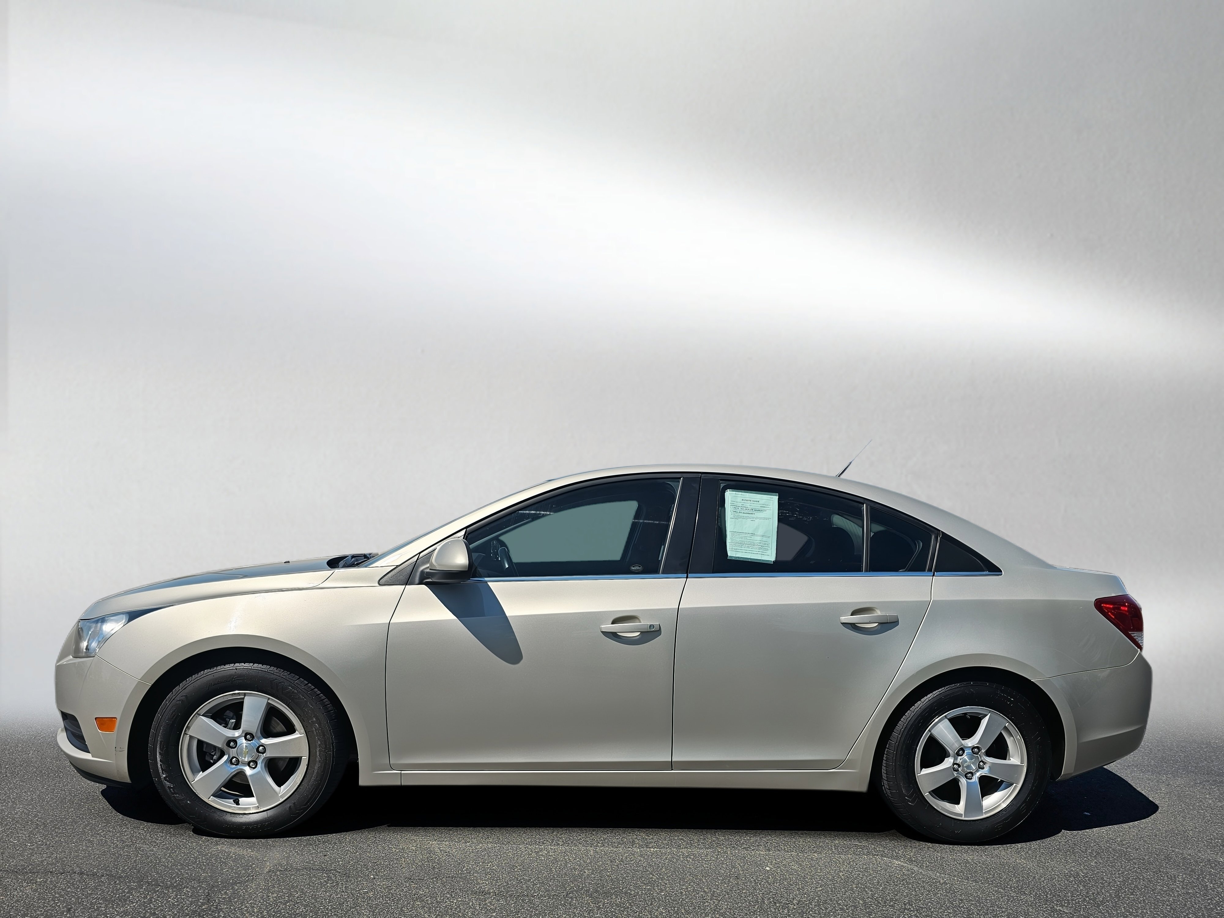 Used 2013 Chevrolet Cruze LT FWD image 2