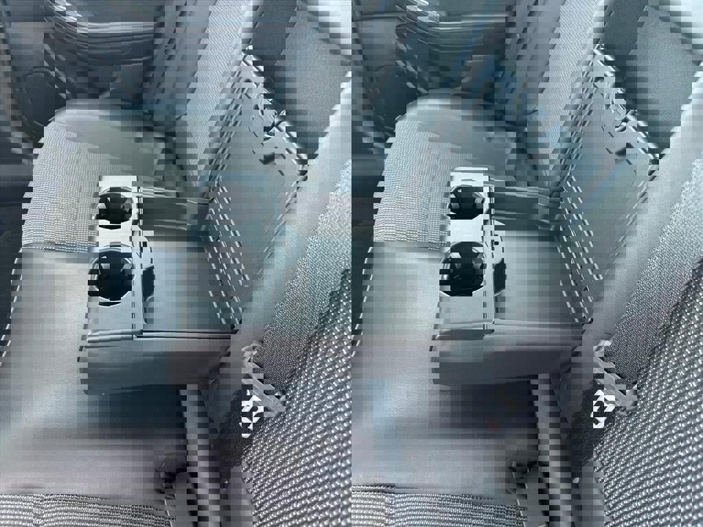 Used 2016 Chevrolet Malibu LT w/ Power Convenience Package image 6