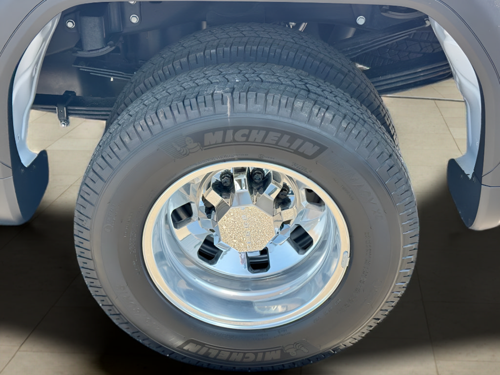 Used 2024 GMC Sierra 3500 Denali Ultimate AWD/4WD image 38