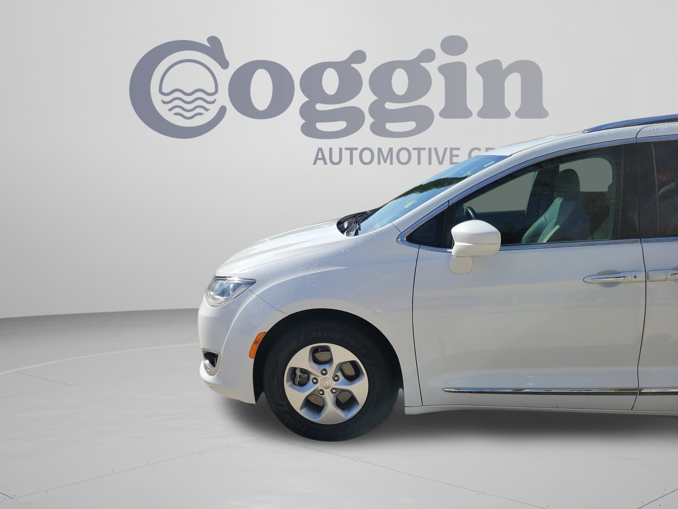 Used 2017 Chrysler Pacifica Touring-L Plus FWD image 32