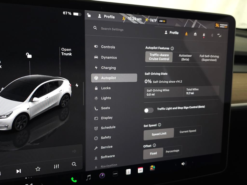 Used 2025 Tesla Model Y Long Range AWD/4WD image 21