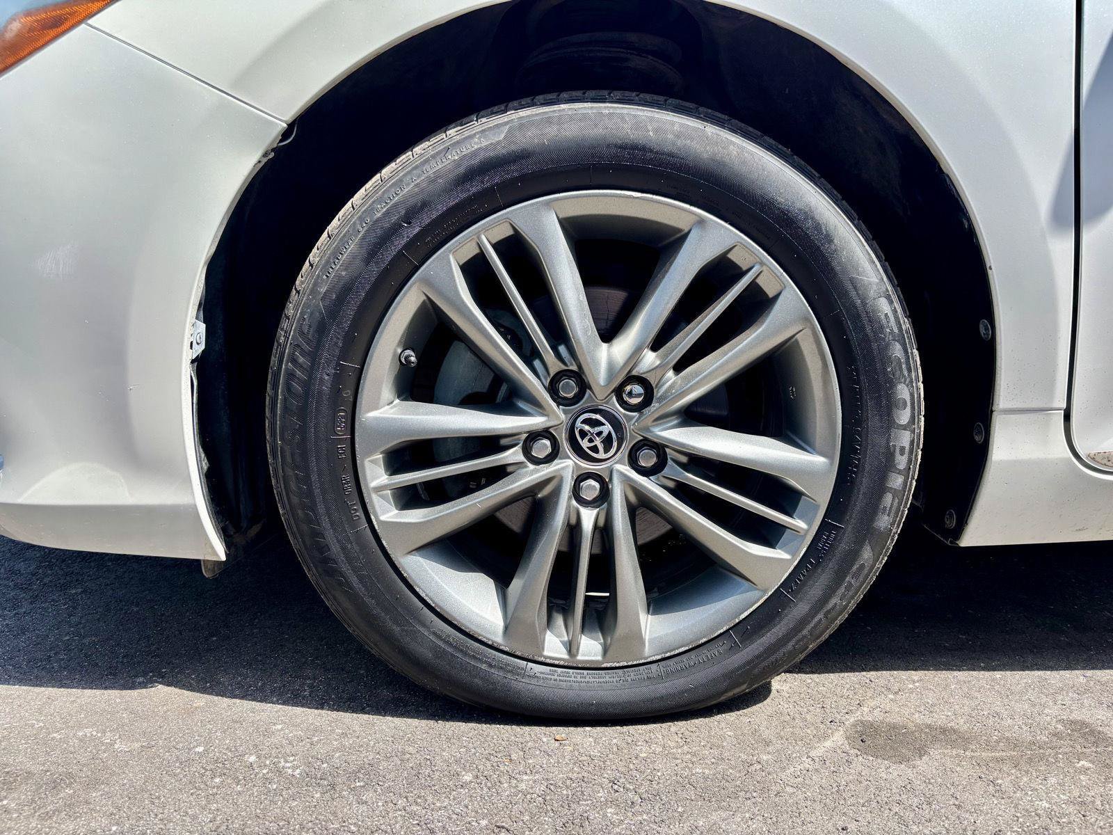 Used 2017 Toyota Camry SE FWD image 23