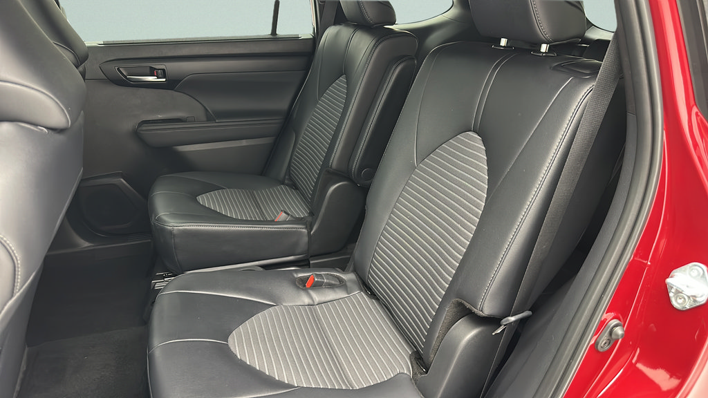 Used 2025 Toyota Highlander Limited AWD/4WD image 10