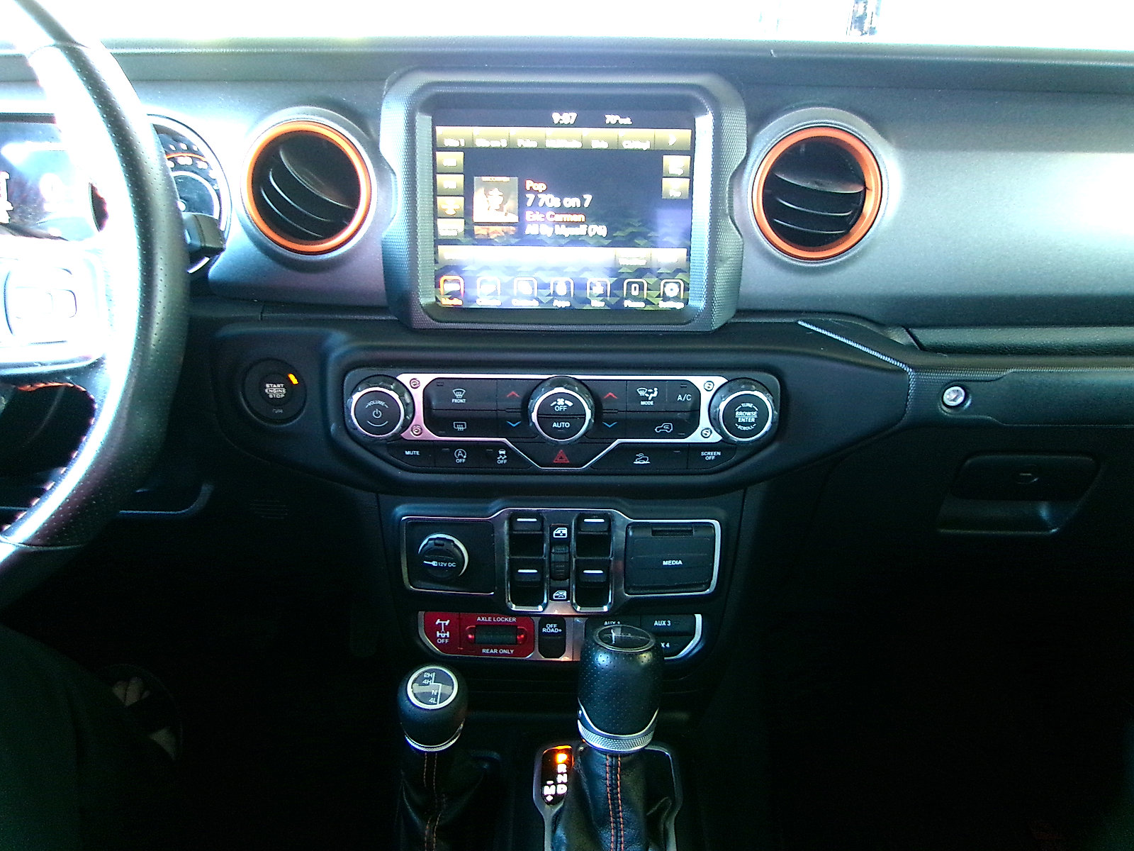 Used 2023 Jeep Gladiator Mojave w/ LED Lighting Group AWD/4WD image 14