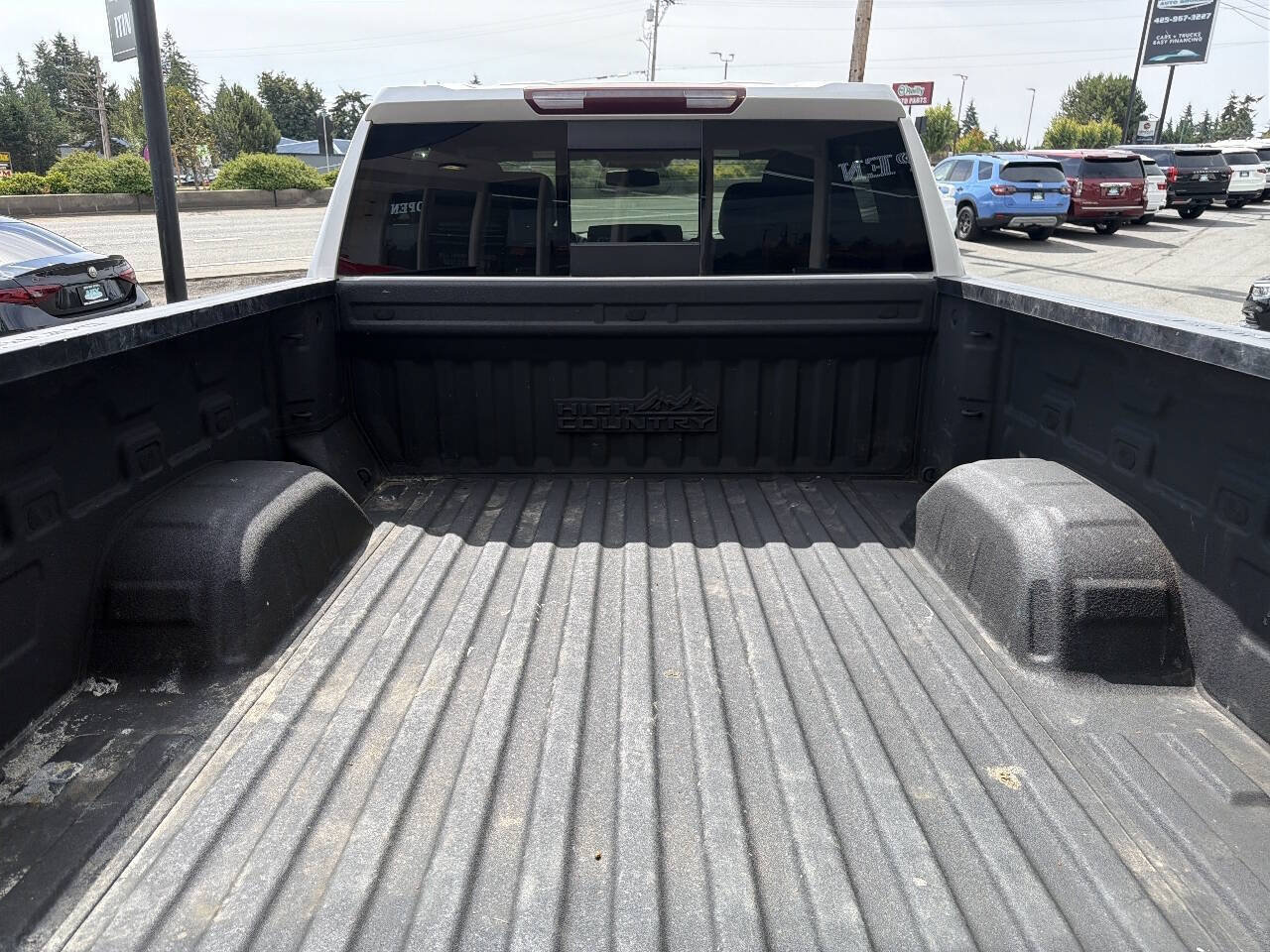Used 2019 Chevrolet Silverado 1500 High Country w/ Technology Package AWD/4WD image 7