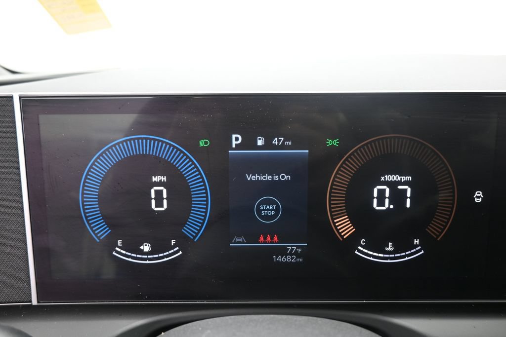 Used 2025 Hyundai Santa Cruz SEL FWD image 13