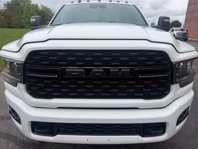 Used 2024 RAM 3500 Big Horn w/ Night Edition AWD/4WD image 7