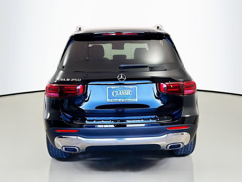 Used 2025 Mercedes-Benz GLB 250 image 6