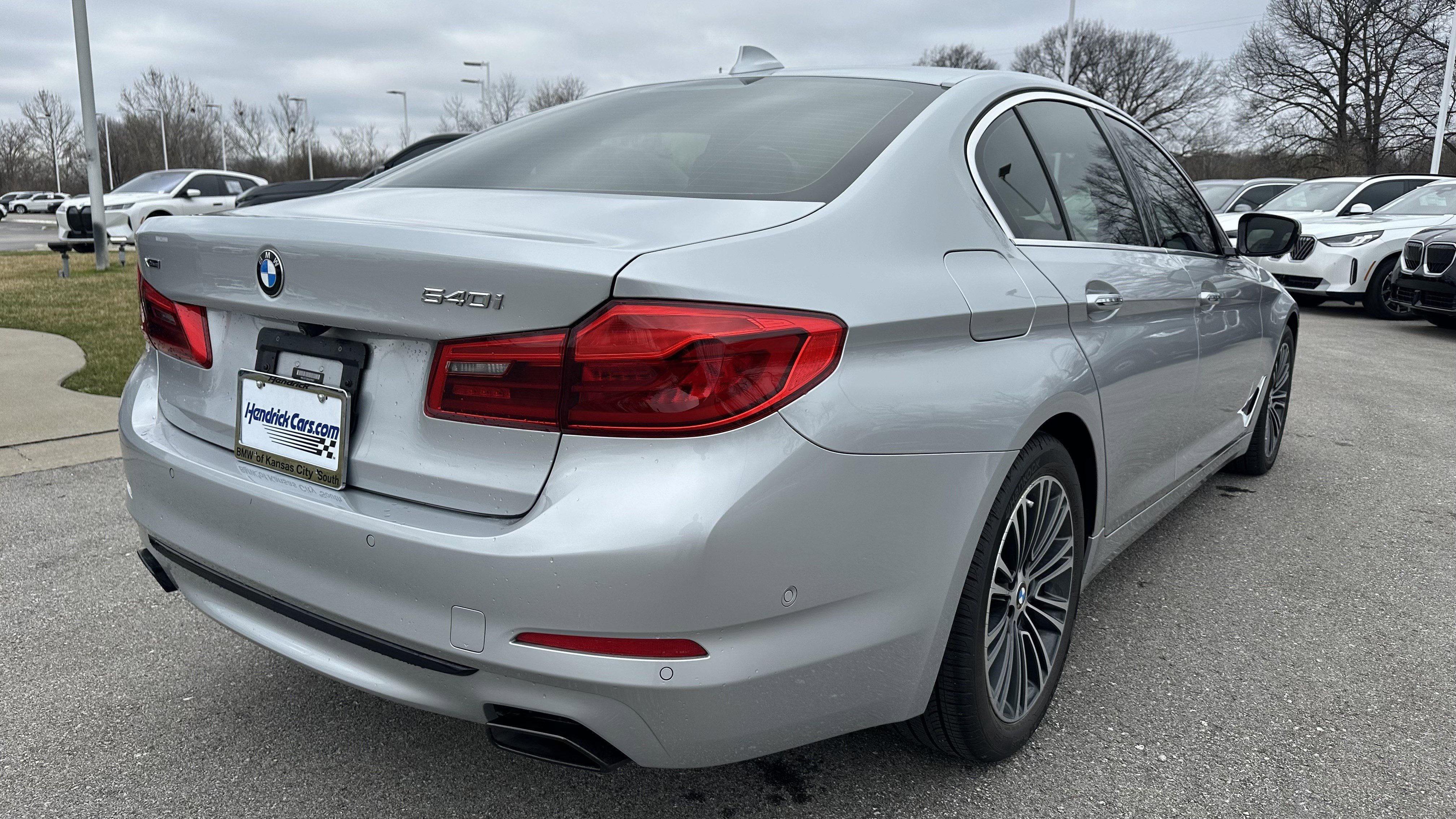 Used 2017 BMW 540i xDrive image 10