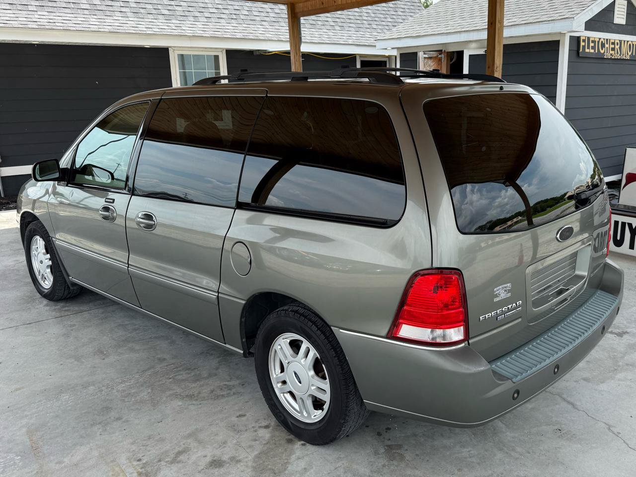 Used 2005 Ford Freestar SEL FWD image 10