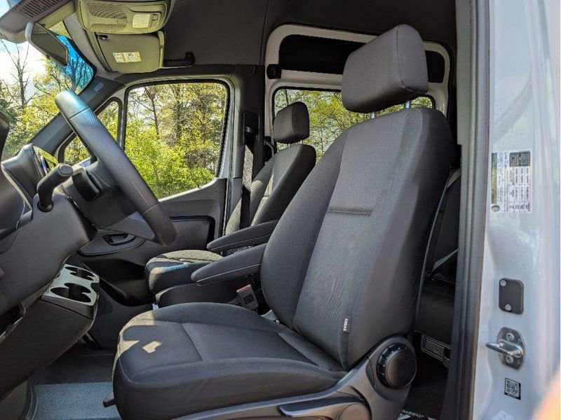 Used 2025 Mercedes-Benz Sprinter 2500 image 16