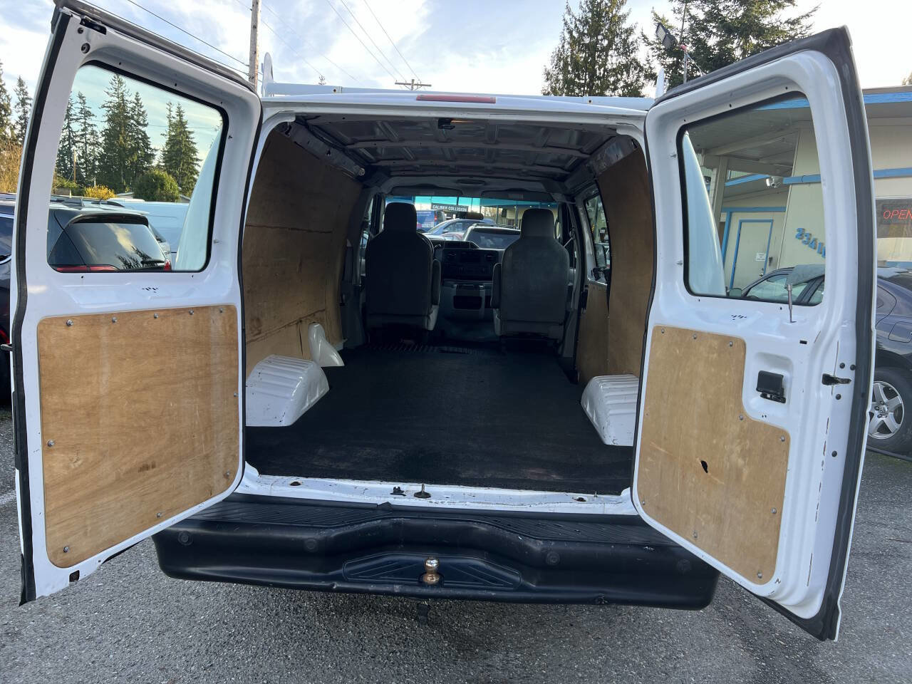 Used 2010 Ford E-150 and Econoline 150 RWD image 21
