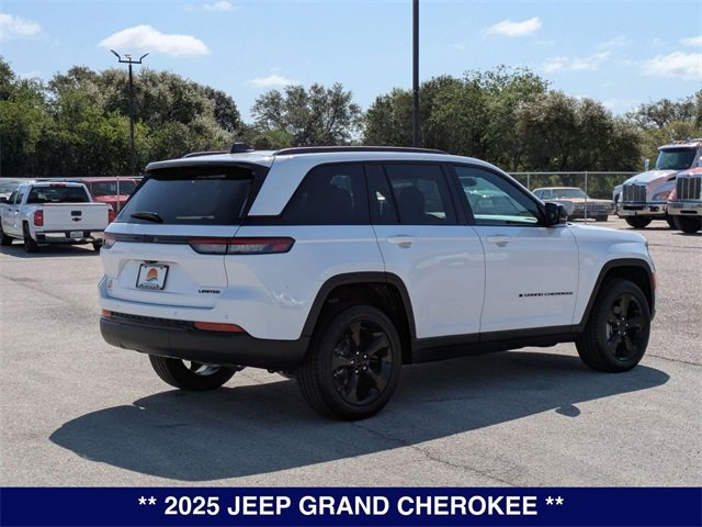New 2025 Jeep Grand Cherokee Limited w/ Black Appearance Package image 5
