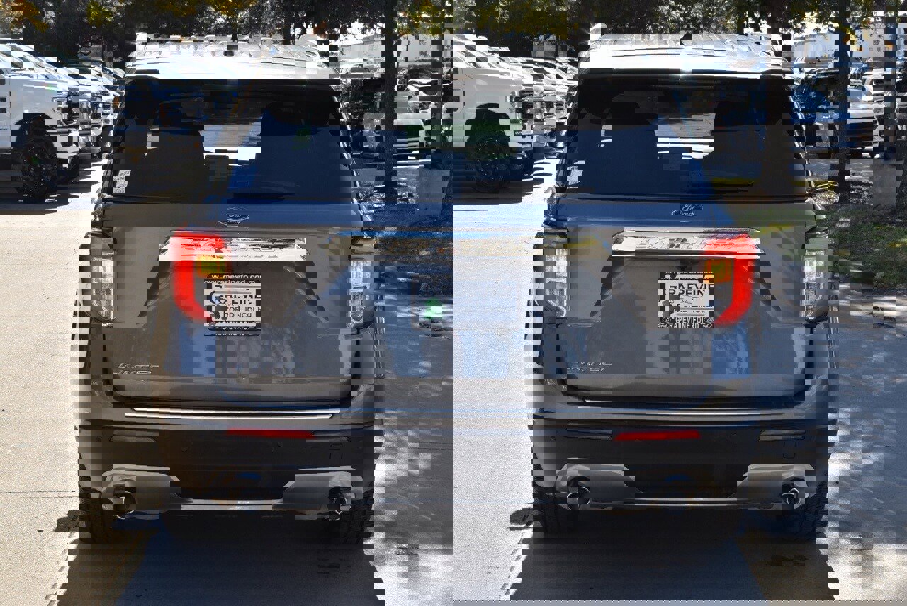 Used 2021 Ford Explorer Limited w/ Equipment Group 301A image 9