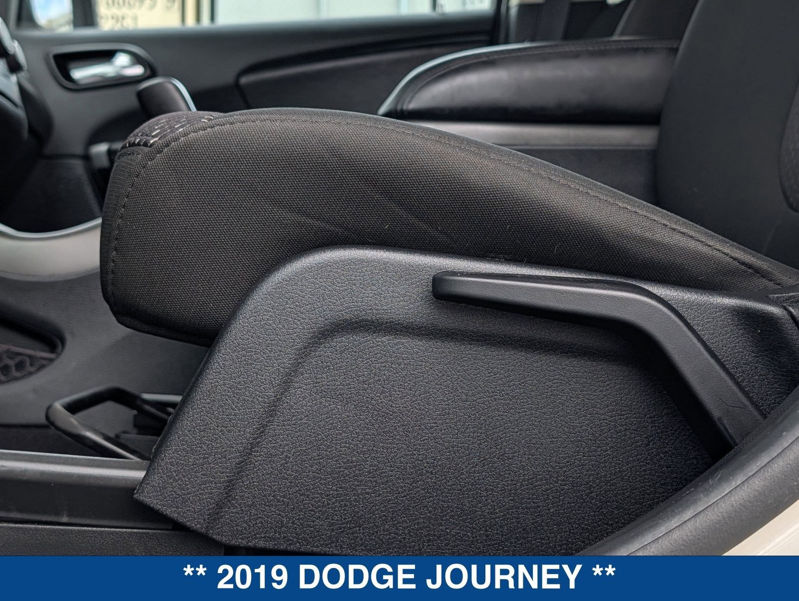 Used 2019 Dodge Journey SE w/ Blacktop Package image 23
