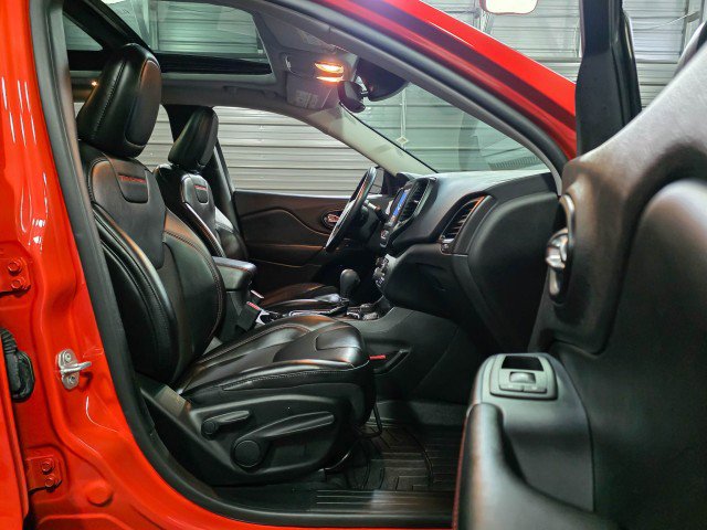 Used 2021 Jeep Cherokee Trailhawk w/ Sun, Sound & Nav Group image 15