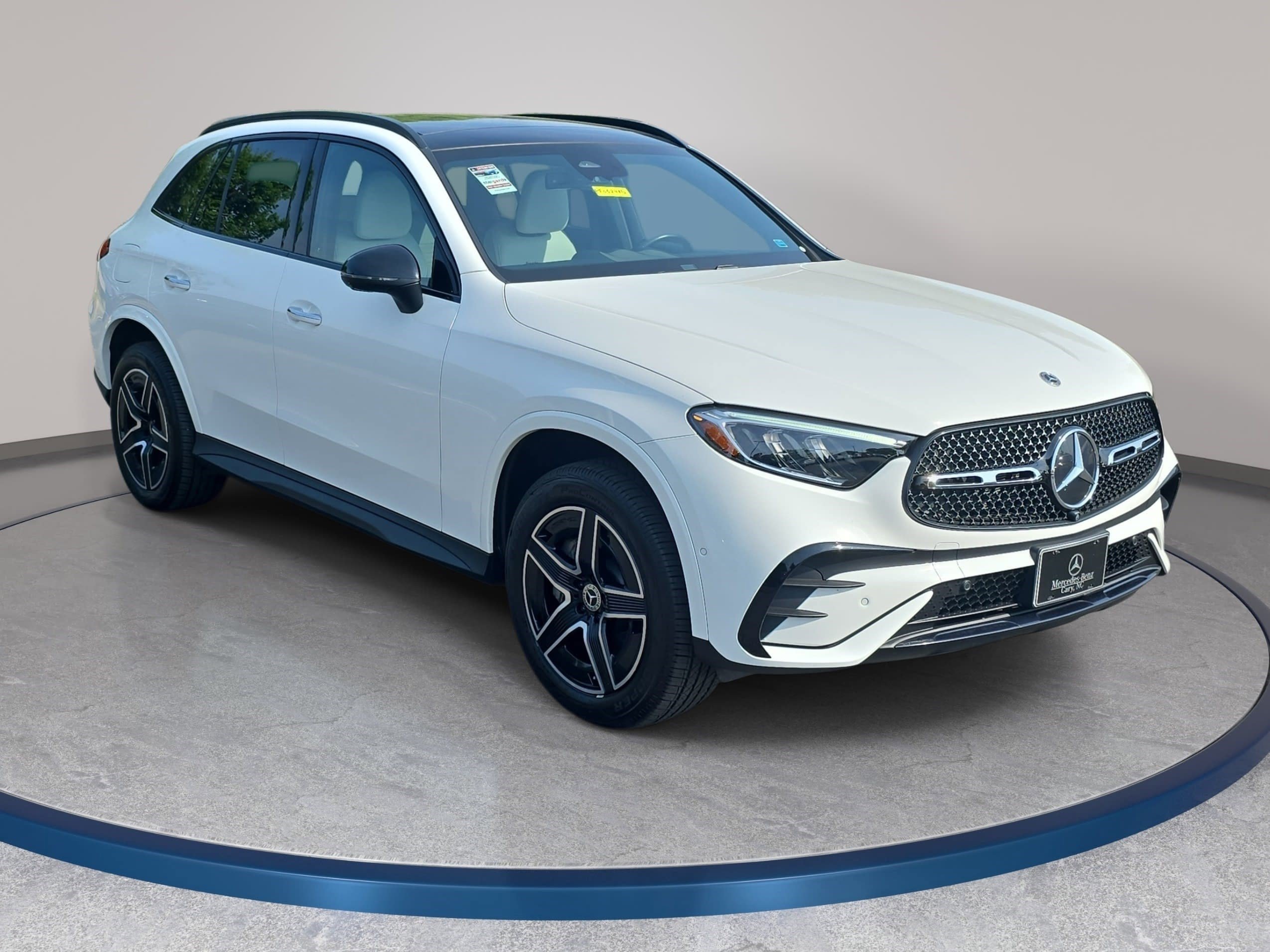 Used 2023 Mercedes-Benz GLC 300 4MATIC w/ AMG Line image 3