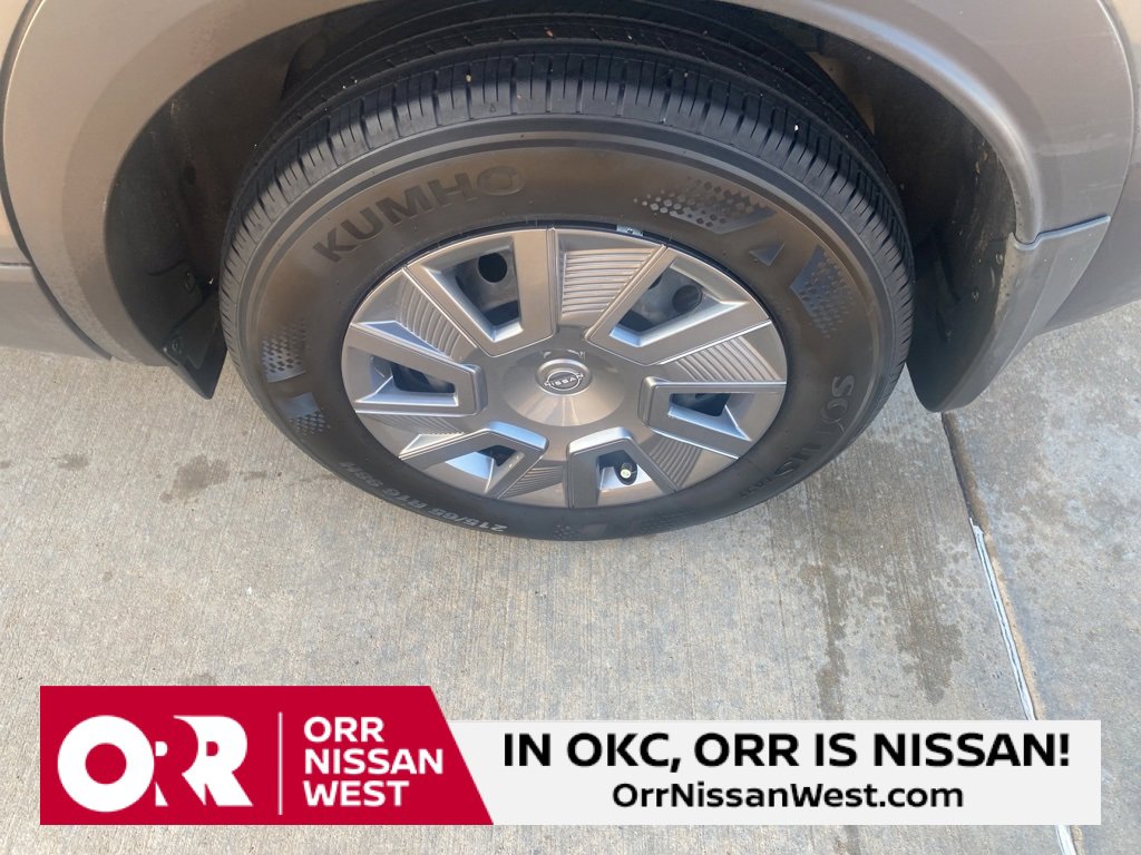 Used 2025 Nissan Kicks S image 9