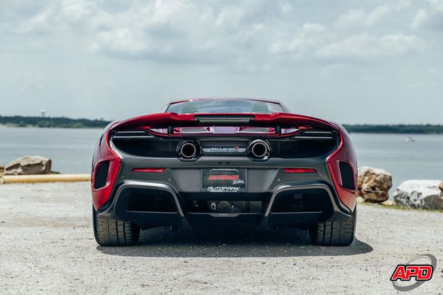 Used 2016 McLaren 675LT Coupe RWD image 17
