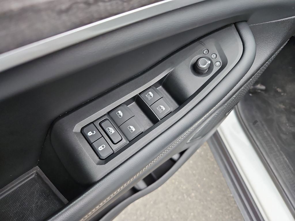 Used 2024 Jeep Grand Cherokee Limited 4xe image 29