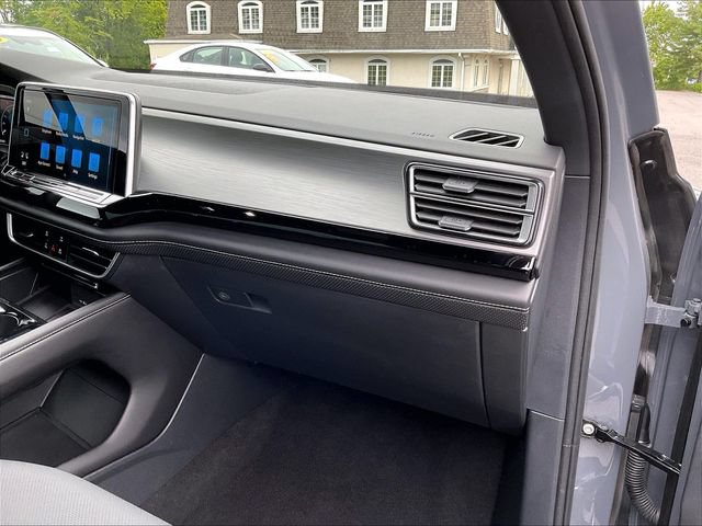 Used 2024 Volkswagen Atlas Cross Sport SE AWD/4WD image 23