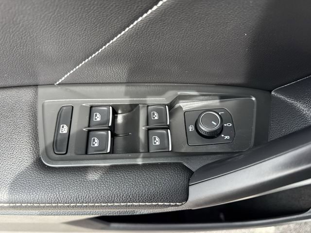 Certified 2023 Volkswagen Tiguan SE R-Line FWD image 23