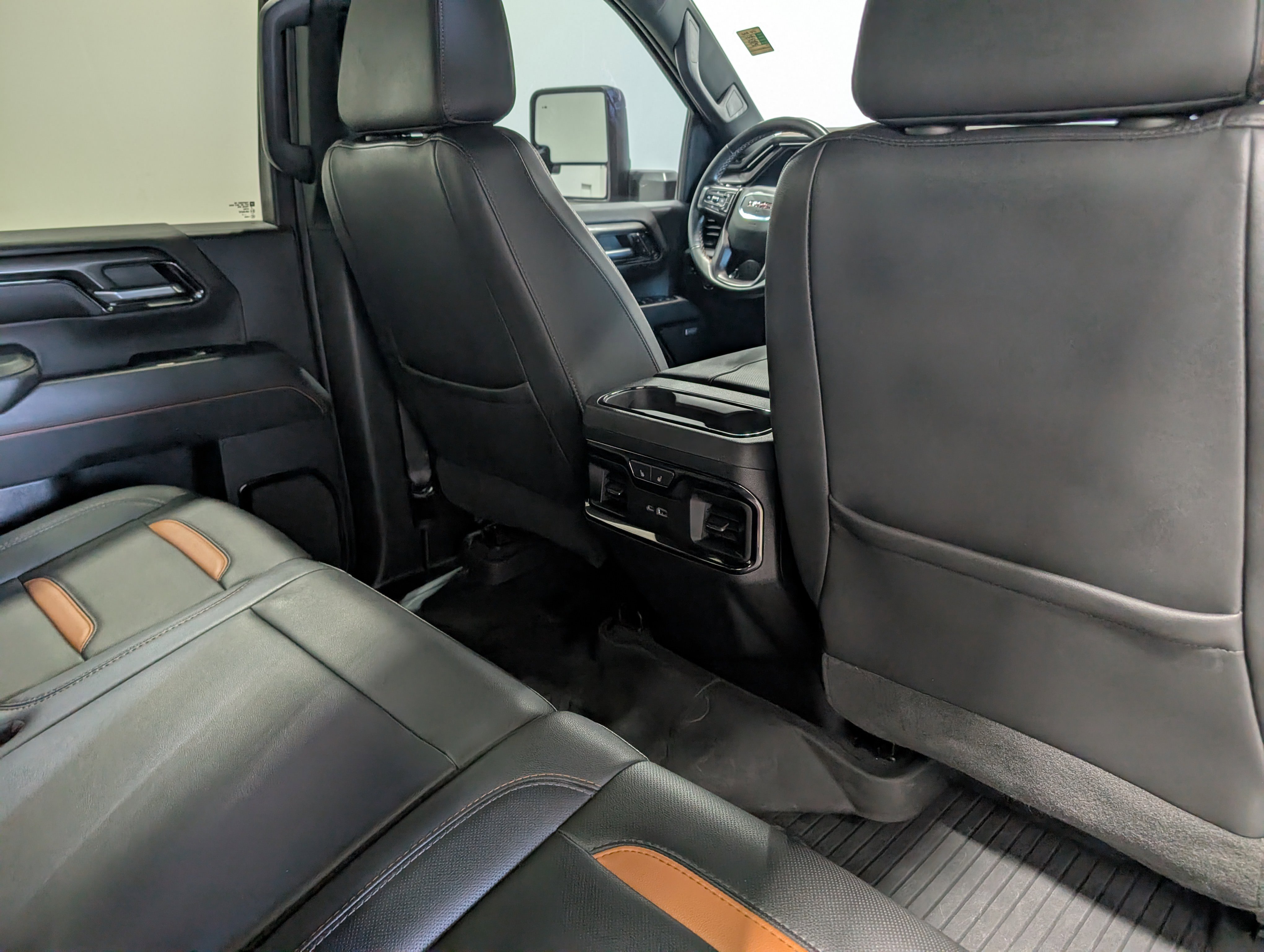 Used 2024 GMC Sierra 2500 AT4 w/ AT4 Premium Plus Package AWD/4WD image 18