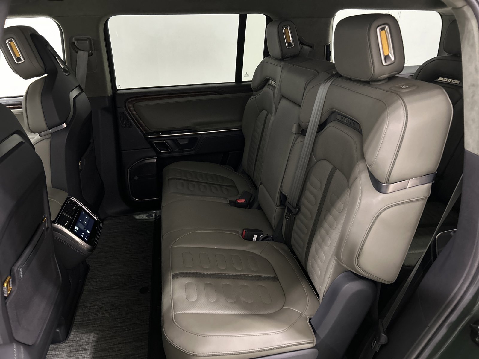 Used 2023 Rivian R1S Adventure image 21