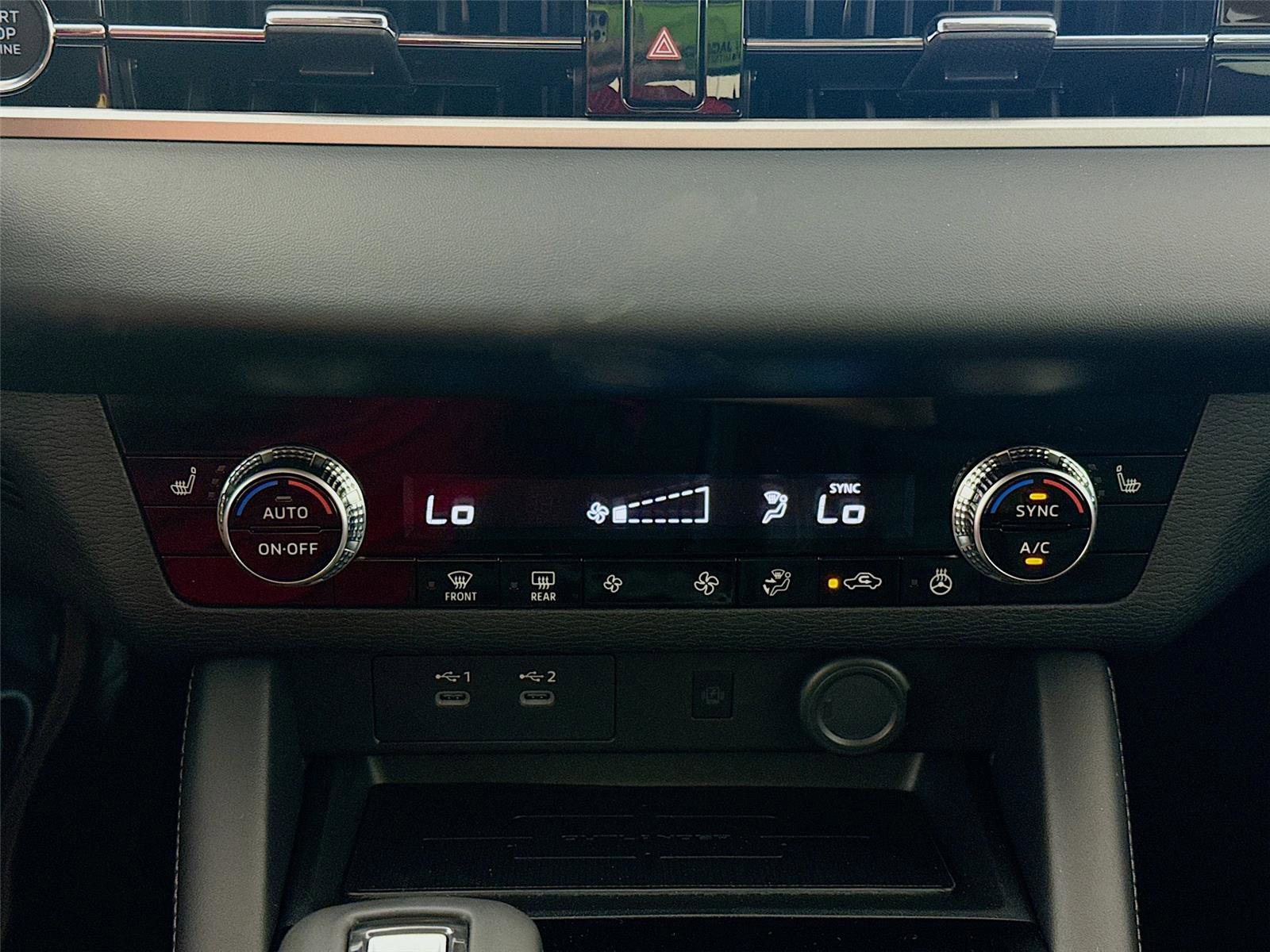 New 2026 Mitsubishi Outlander SE image 15