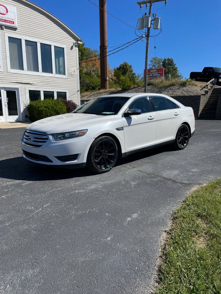 Used 2014 Ford Taurus Limited w/ Equipment Group 301A AWD/4WD image 1