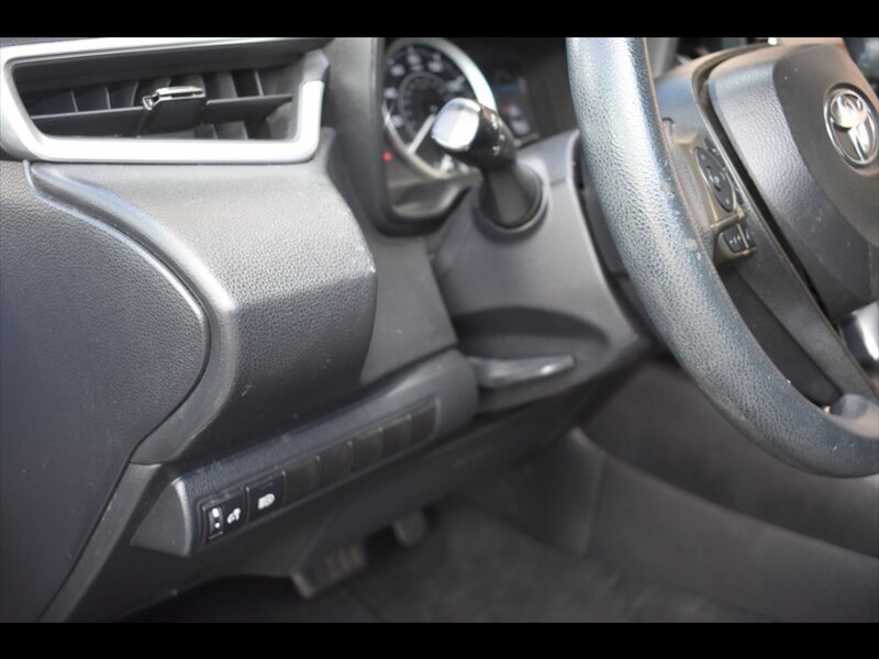 Used 2022 Toyota Corolla LE FWD image 14