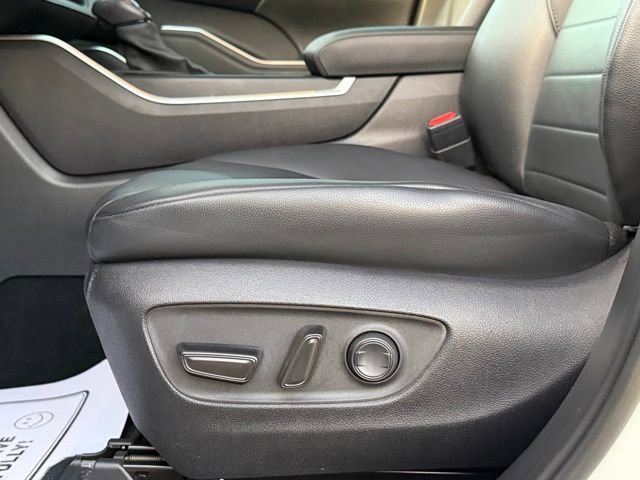 Used 2021 Toyota Highlander XLE FWD image 14