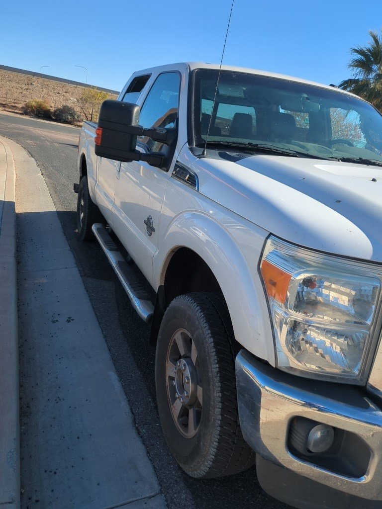 Used 2015 Ford F350 Lariat w/ Camper Package image 3