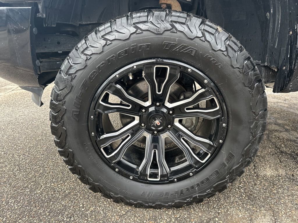 Used 2022 Nissan Titan SV w/ SV Convenience Package image 38